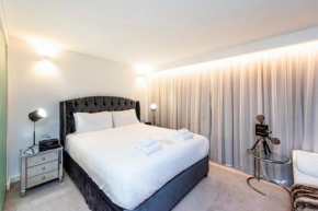 Hollywood Style Room With Fantastic Roof Terrace, Perth